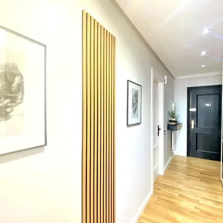 Bajo Con Impresionante Terraza Apartamento *